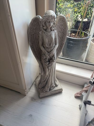 lady statue