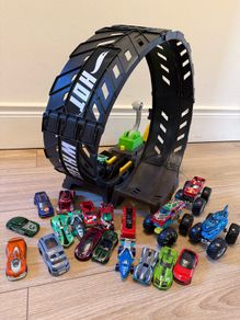 Hot wheels monster truck track