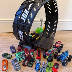 Hot wheels monster truck track