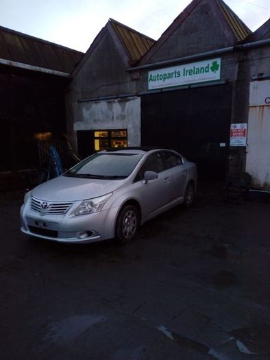 2010 toyota avensis 2.0 d4d breaking