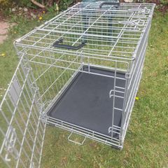 Medium dog crate.