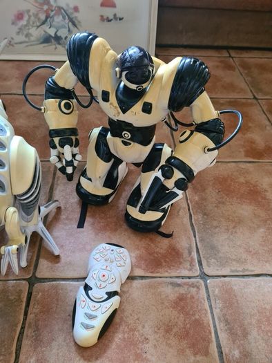 Wowwee RC Robosapian X 2 With Remotes + Roboraptor Dinosaur T Rex Robot For Parts Repair(GAR)