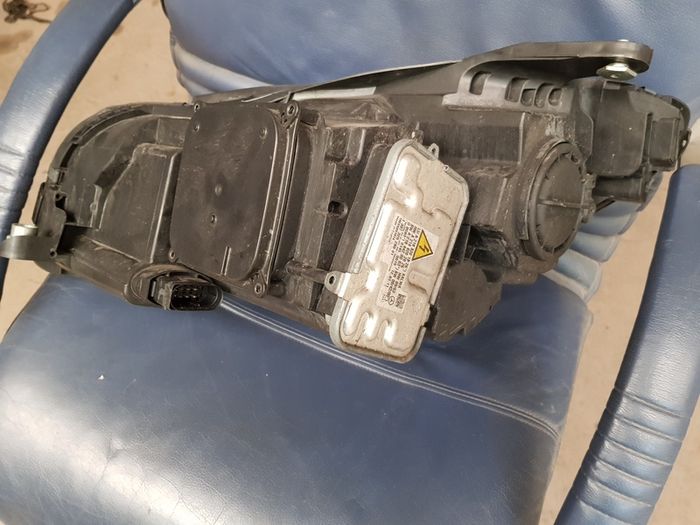 Mercedes W218 Cls Class Xenon Headlight Genuine P/n A218 820 86 61