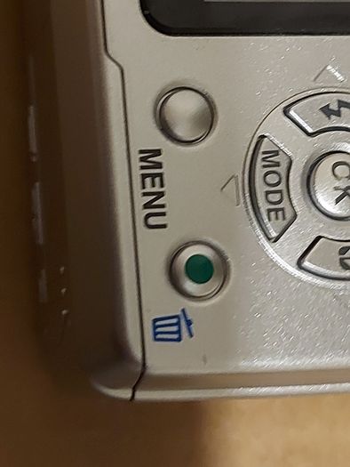 Pentax Optio E40, 8.1 megapixels, Takes 2 AA Batteries, working great and in excellent cosmetic condition