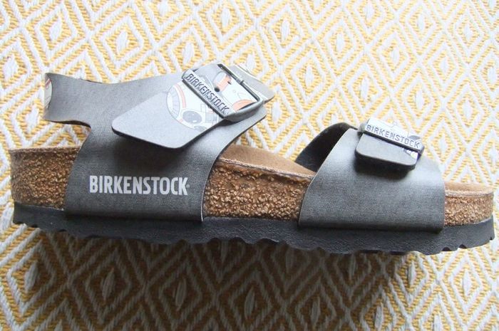 Birkenstock Unisex Star Wars Sandals Size 35