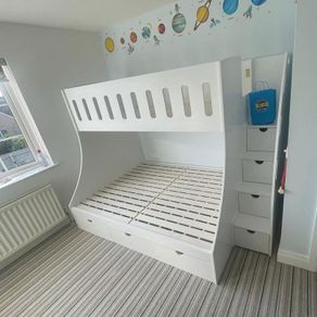 Triple kids bunk bed with built in stairs, comes with single mattress on top barely slept on