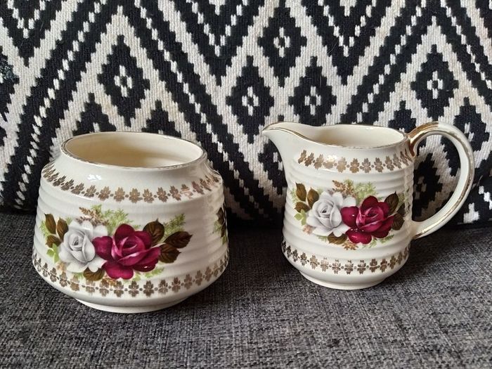1937 to 1947 Sadler, jug & sugar bowl