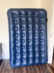 inflatable double mattress and pump