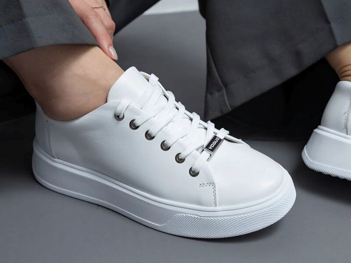 New Sneakers. UK 4. S 37. Genuine leather