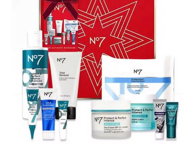 10 Piece NO 7 Ultimate Skincare Gift Set