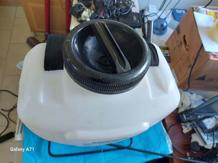 TAHOE 15 Litre Backpack Sprayer in excellent condition