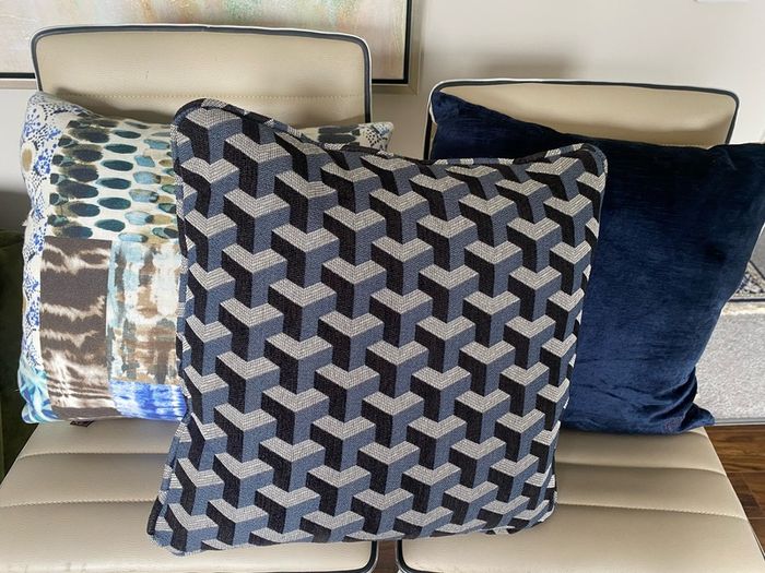 Cushions x6