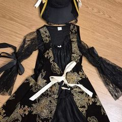 Halloween pirate costume
