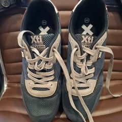 runners / Trainers size 9