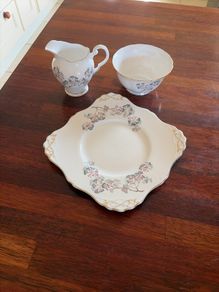 Vintage Tuscan Juniper 15 piece tea set
