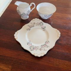 Vintage Tuscan Juniper 15 piece tea set