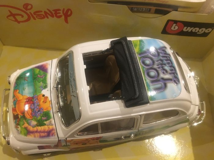 Fiat 500 Disney Winnie the Pooh Scale 1/18 Burago