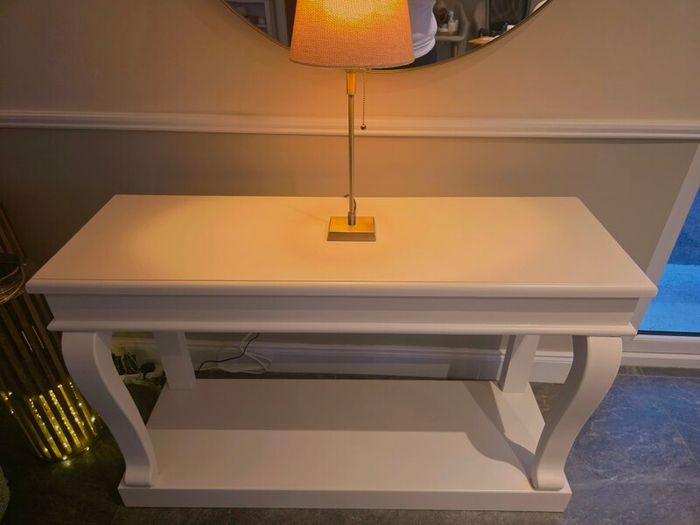 Scroll Console Table