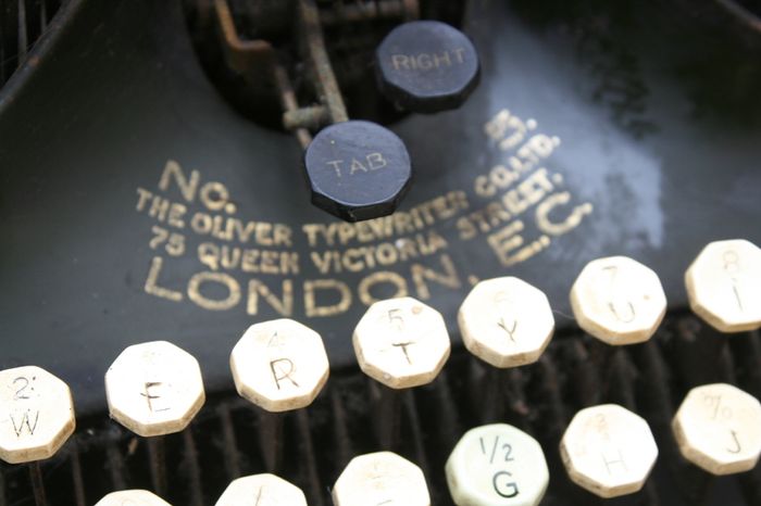 Oliver London Green Typewriter / Old and Industrial Deco / Vintage Decoration/ Teen Bedroom and Office / Museum Collection