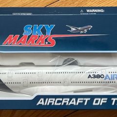 NEW BOXED LARGE Airbus A380 Scale Model Aircraft