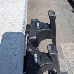 Thule 754 Roof Bars + 135cm SquareBars fits most cars (no rails)