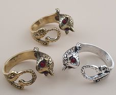 Vintage Gothic Leopard / Panther Animal Wrap Ring with Red Eyes