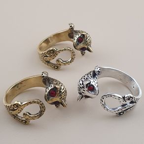 Vintage Gothic Leopard / Panther Animal Wrap Ring with Red Eyes