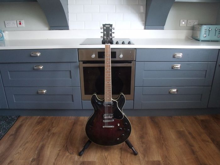 Yamaha SA 800 semi - acoustic "335" type guitar - Made in 1986