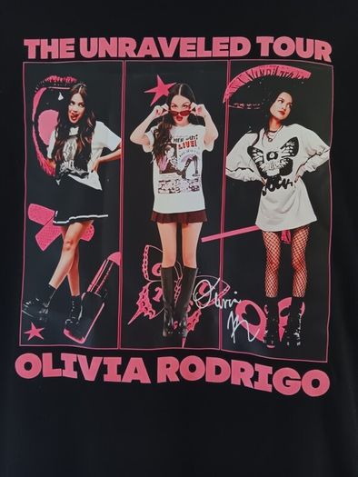 Black Olivia Rodrigo The Unraveled Tour Design T Shirt. Asian Size XL - Width: 53cm, Length 67cm.