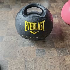4 four kettle bells 20kg, 10kg 2X8kg
