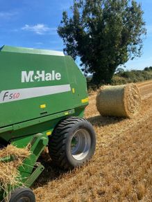 Spring barley straw 4x4