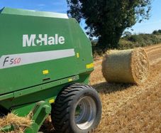 Spring barley straw 4x4