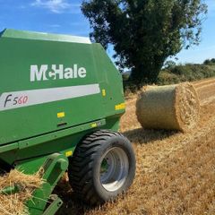 Spring barley straw 4x4