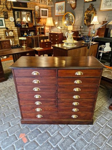 Chest of drawers