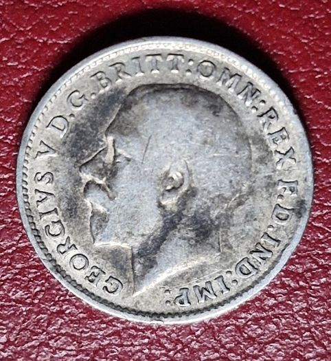 1918 United Kingdom 3 Pence - George V sterling silver coin