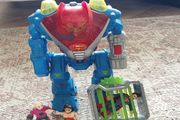Superman Robot vehicle with figures