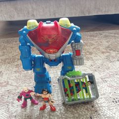 Superman Robot vehicle with figures