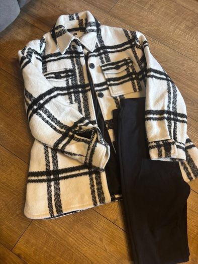 Bundle of aged 8-9 girls clothes