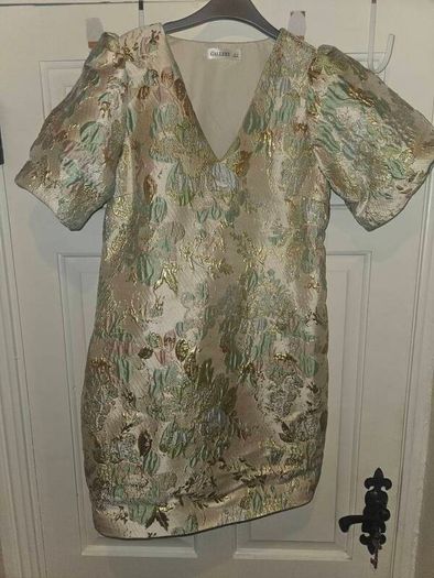 Gallery dress
