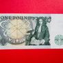 England. ONE  POUND. 1982  Pick  377b ( Uncirculated ) Image 2