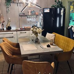 kitchen table and 3chairs