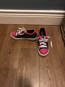 heely pink shoe with wheels