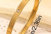 gold colour bangle
