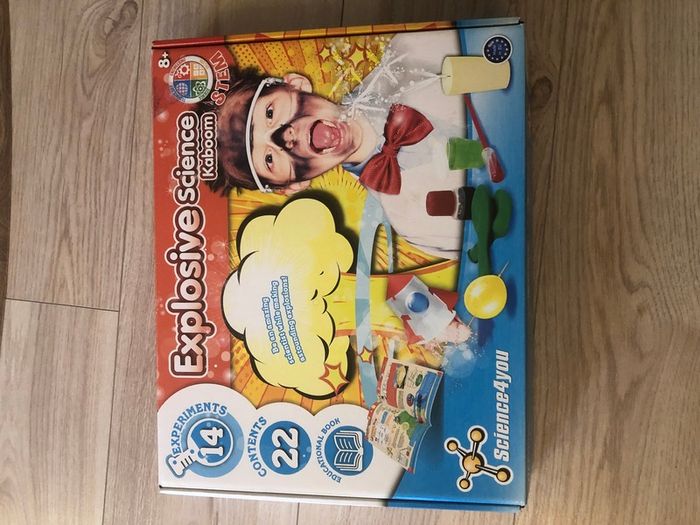 Explosive Science STEM Set for children age 8+