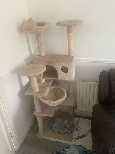 Cat tree