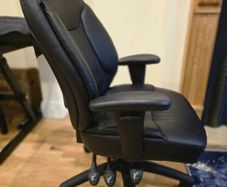 Premium Executive Office Chair, High Comfort, Excellent Condition