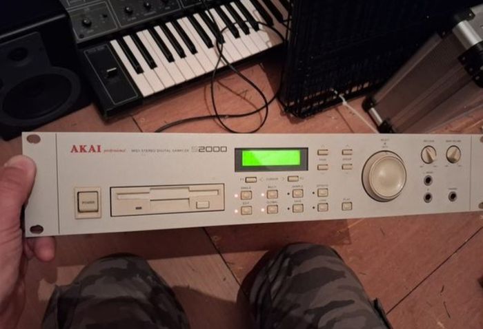 AKAI S2000 Sampler