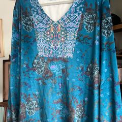 Ladies Tunic velvet size 22/24