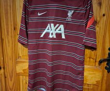 Liverpool FC Size M Jersey