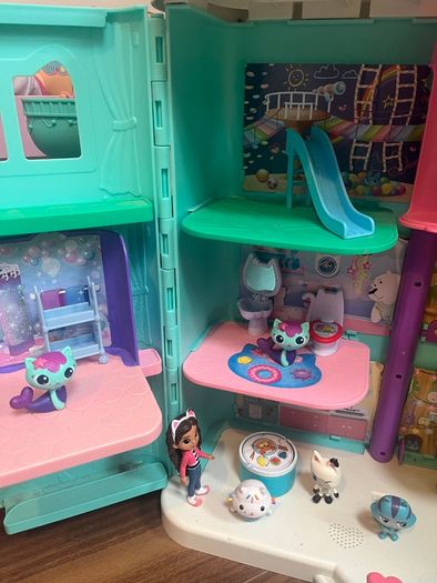 Gabbys Dollhouse